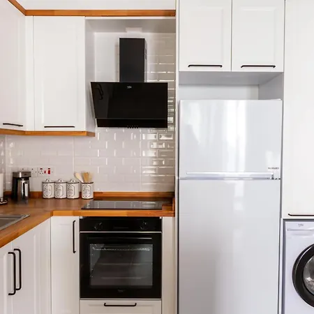 Azra By Holidaykeys * Kharcha